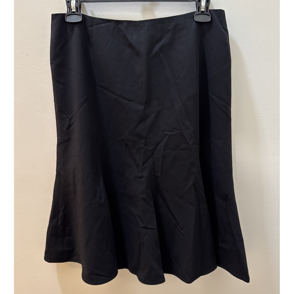 Black skirt with flare bottom, by Evan -Picone Stretch Essential Size 4P